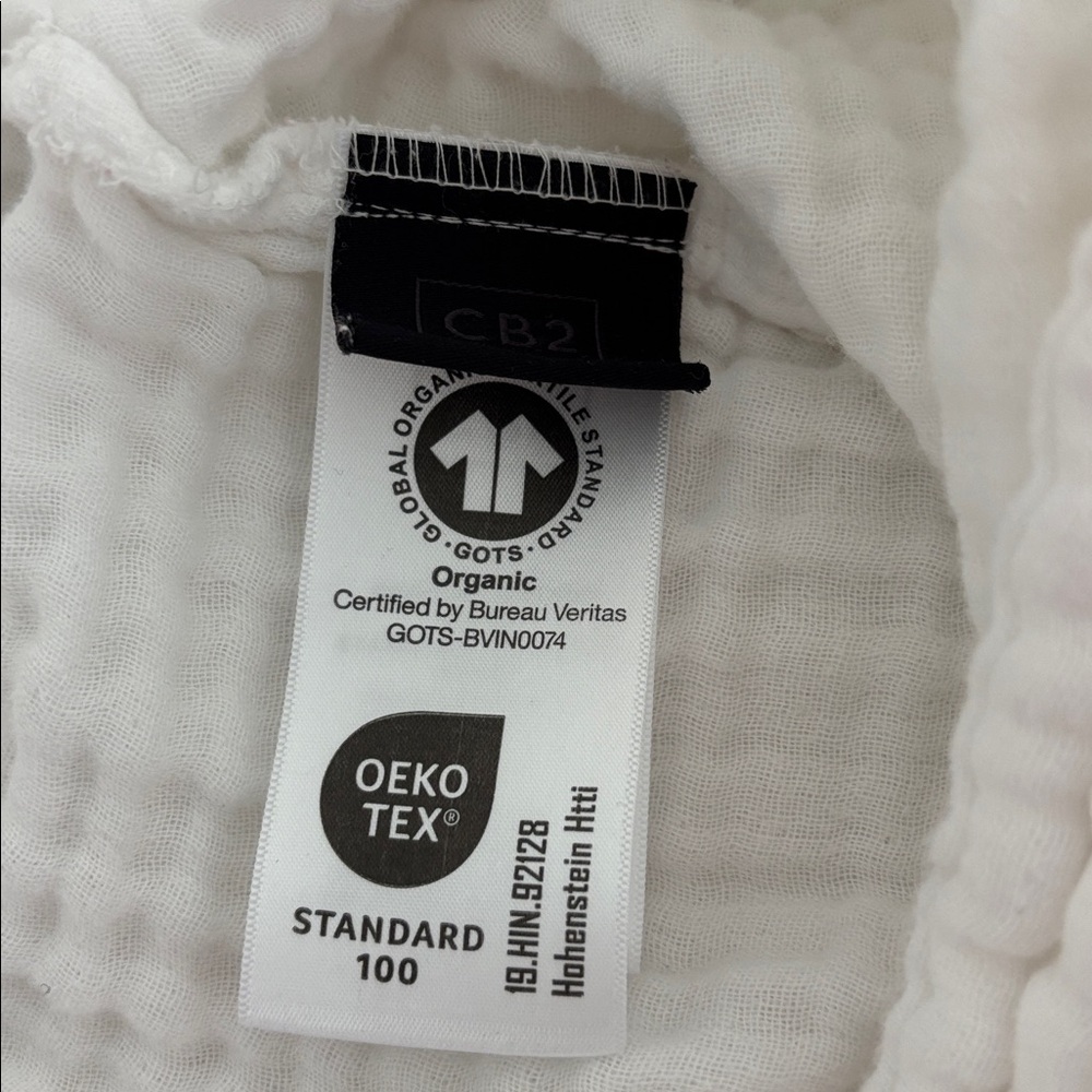 Alto Organic Cotton Gauze White Standard Pillowcases Set of 2 - Picture 4 of 5
